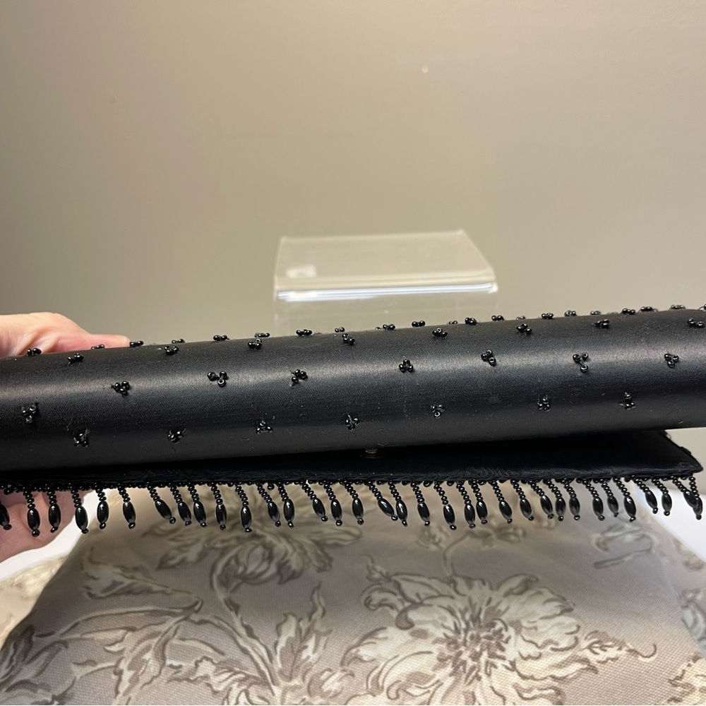 Elegant Black Beaded Clutch - Picture 4 of 8
